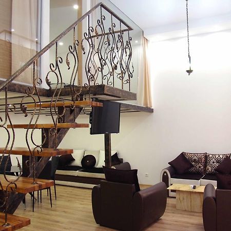 Apartment On Tabidze 第比利斯 外观 照片