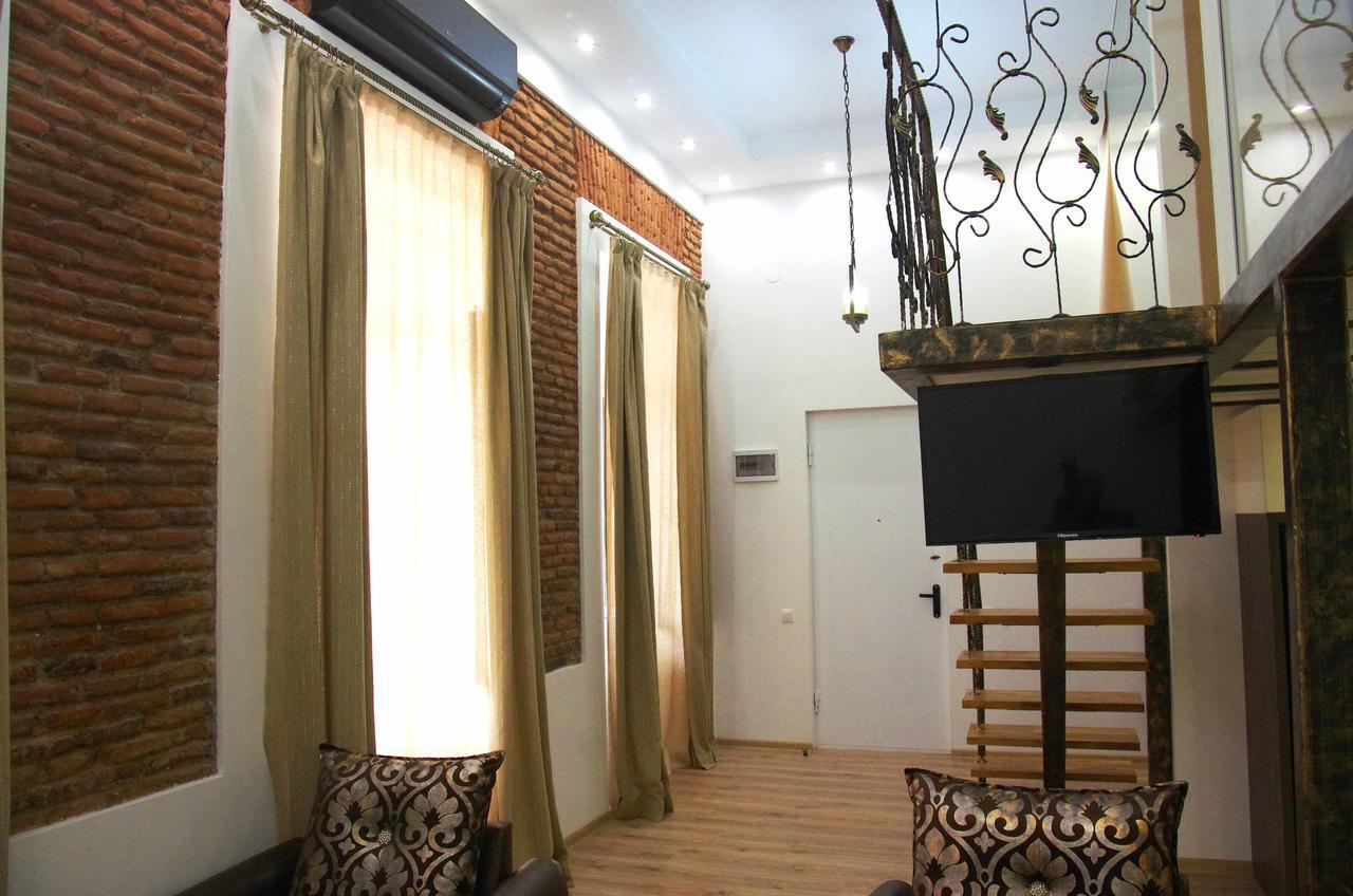 Apartment On Tabidze 第比利斯 外观 照片