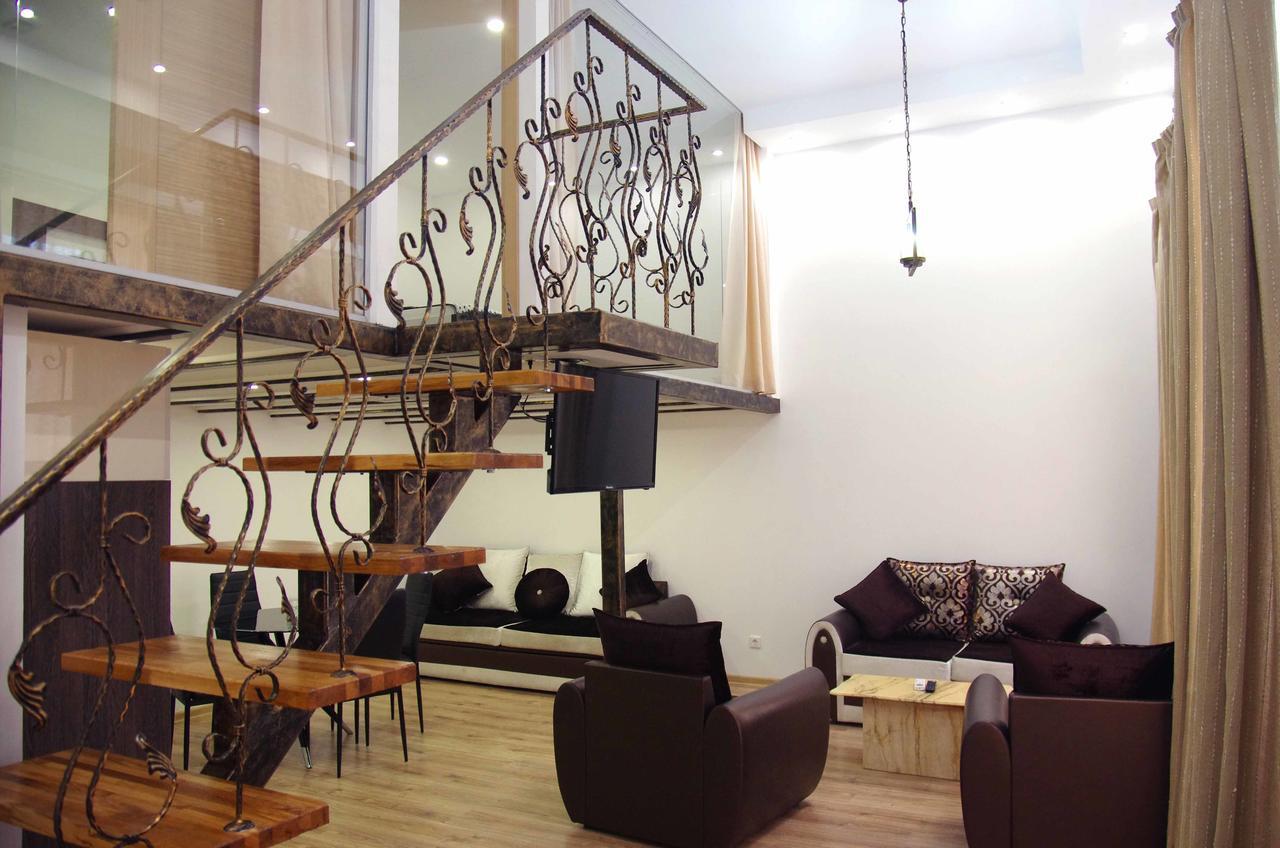 Apartment On Tabidze 第比利斯 外观 照片