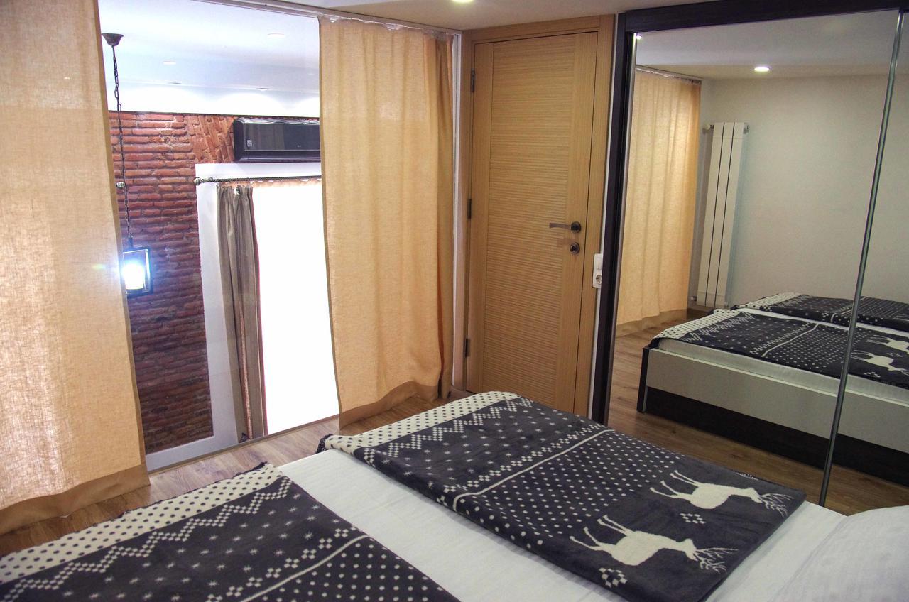 Apartment On Tabidze 第比利斯 外观 照片