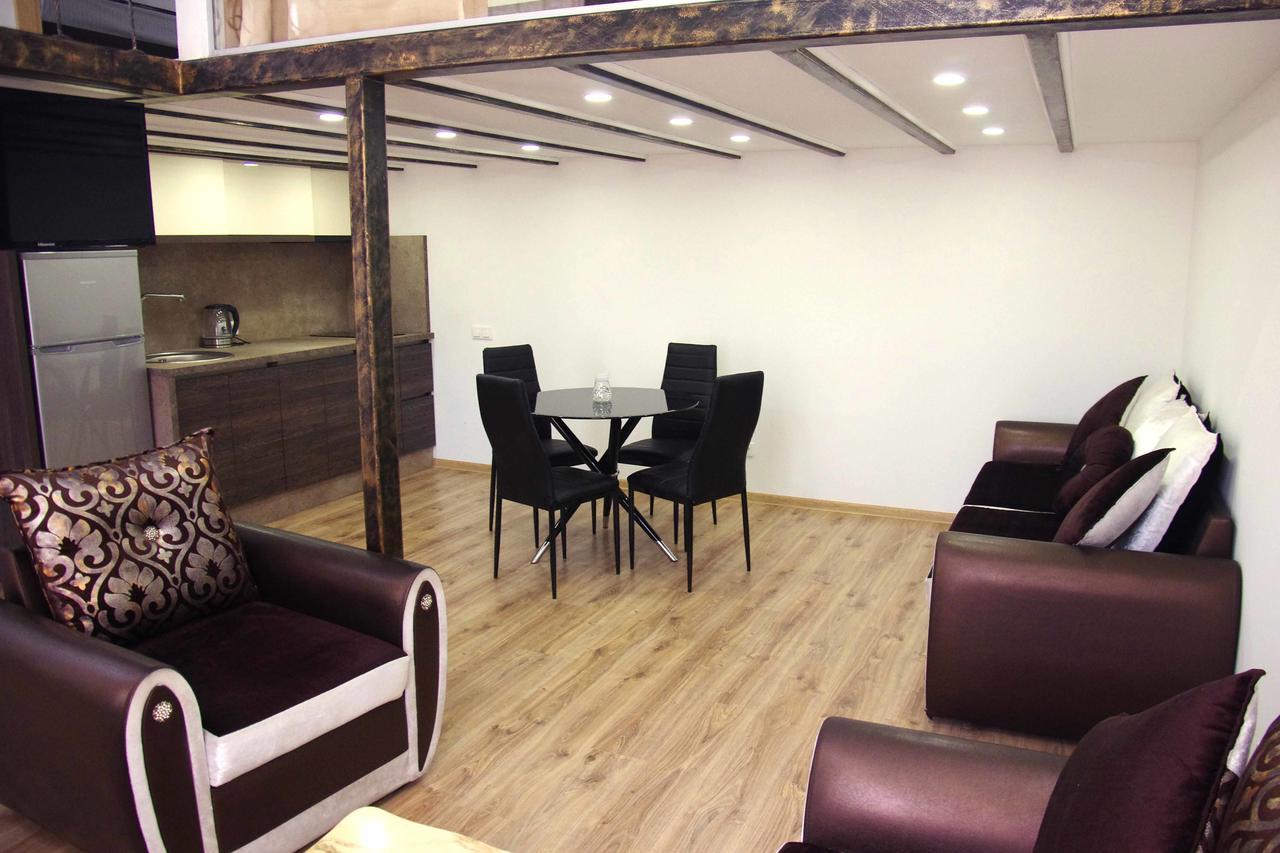 Apartment On Tabidze 第比利斯 外观 照片